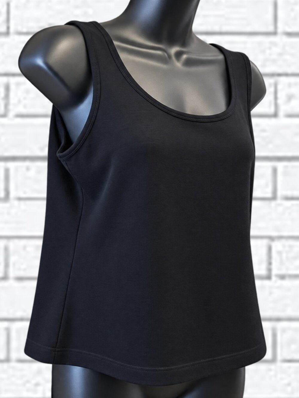 St. John Caviar | Classic Black Santana Knit Scoop Neck Top